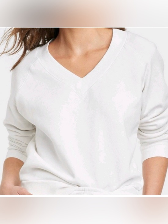 Universal Thread Tops - Universal Thread Like New Soft V Neck Women's White Sweatshirt XXL